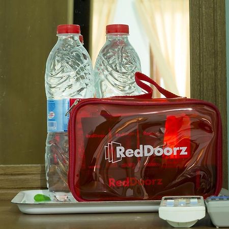 ホテル Reddoorz Near Pantai Jerman クタ エクステリア 写真