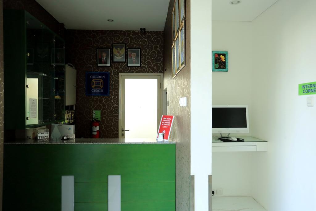 ホテル Reddoorz Near Pantai Jerman クタ エクステリア 写真